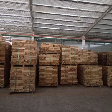 lumber Công ty Sơn Anh chuyên cung cấp gỗ tròn, gỗ xẻ sấy, dăm gỗ...